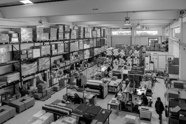 バルセロナ郊外の自社工場